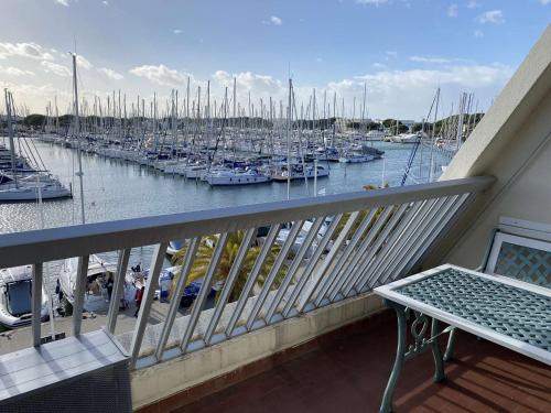 Appartement Port Camargue, 1 pièce, 4 personnes - FR-1-250-229