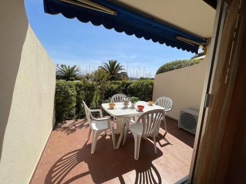 Appartement Port Camargue, 1 pièce, 4 personnes - FR-1-250-232