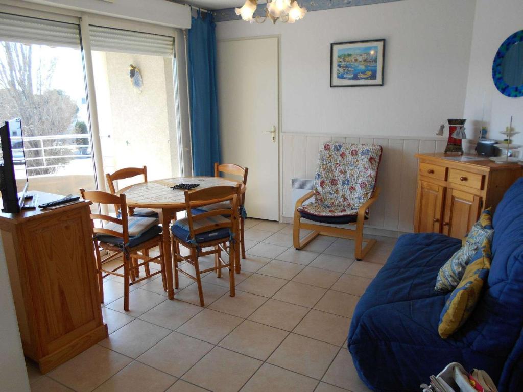 Appartement Port Camargue, 2 pièces, 4 personnes - FR-1-250-190 APPARTEMENT N°30 - 2EME ETAGE -PK 126 80 RUE DE LA MONTJOIE, 30240 Le Grau-du-Roi