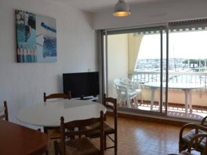 Appartement Appartement Port Camargue, 2 pièces, 4 personnes - FR-1-250-56 Appartement NÂ° 435 - Entree D - 4E Etage - Pk 672 - 4 Rue De L Hermione - 30240 Le Grau-du-Roi Languedoc-Roussillon