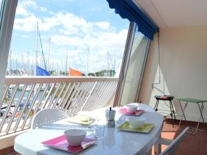 Appartement Port Camargue, 2 pièces, 4 personnes - FR-1-250-73