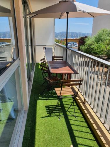 APPARTEMENT PORT DE CAVALAIRE