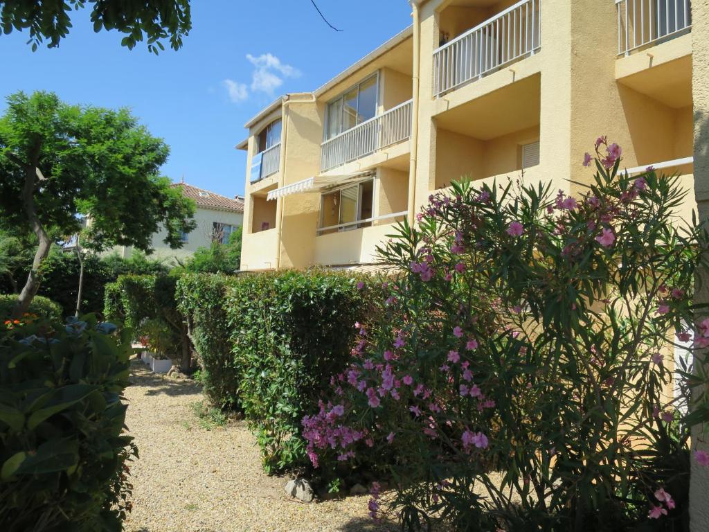 Appartement Appartement Port Fréjus avec Loggia et accès Plages à pieds 30 Rue Paul Bret 83600 Fréjus