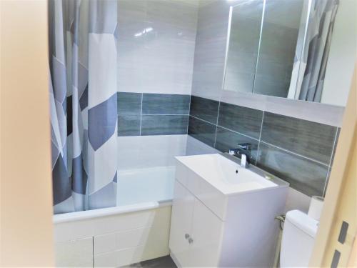 Appartement Port Fréjus avec Loggia et accès Plages à pieds
