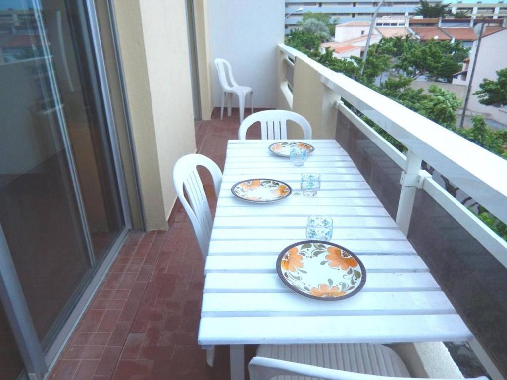 Appartement Port-la-Nouvelle, 3 pièces, 6 personnes - FR-1-229C-608 RESIDENCE LES AMPHORES ENTREE 33 - APPARTEMENT N°15 - 2 EME ETAGE RUE BOILEAU, 11210 Port-la-Nouvelle