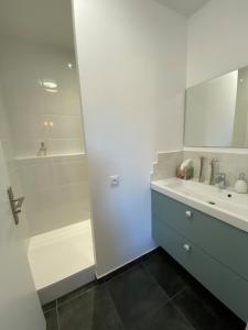 Appartement port vue jardin