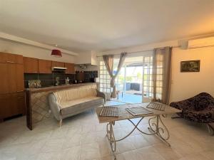 Appartement Porticcio, 1 pièce, 2 personnes - FR-1-61-584