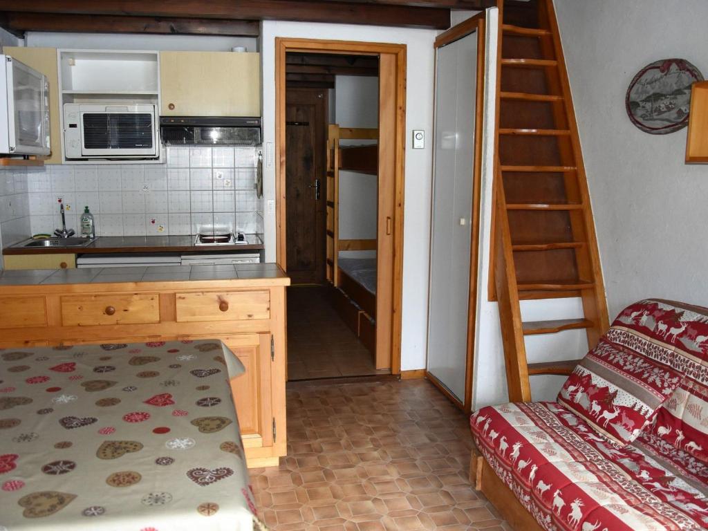 Appartement Appartement Pralognan-la-Vanoise, 2 pièces, 4 personnes - FR-1-464-35 194 - 254  Rue Des Xvie Olympiades -  - 73710 Pralognan-la-Vanoise