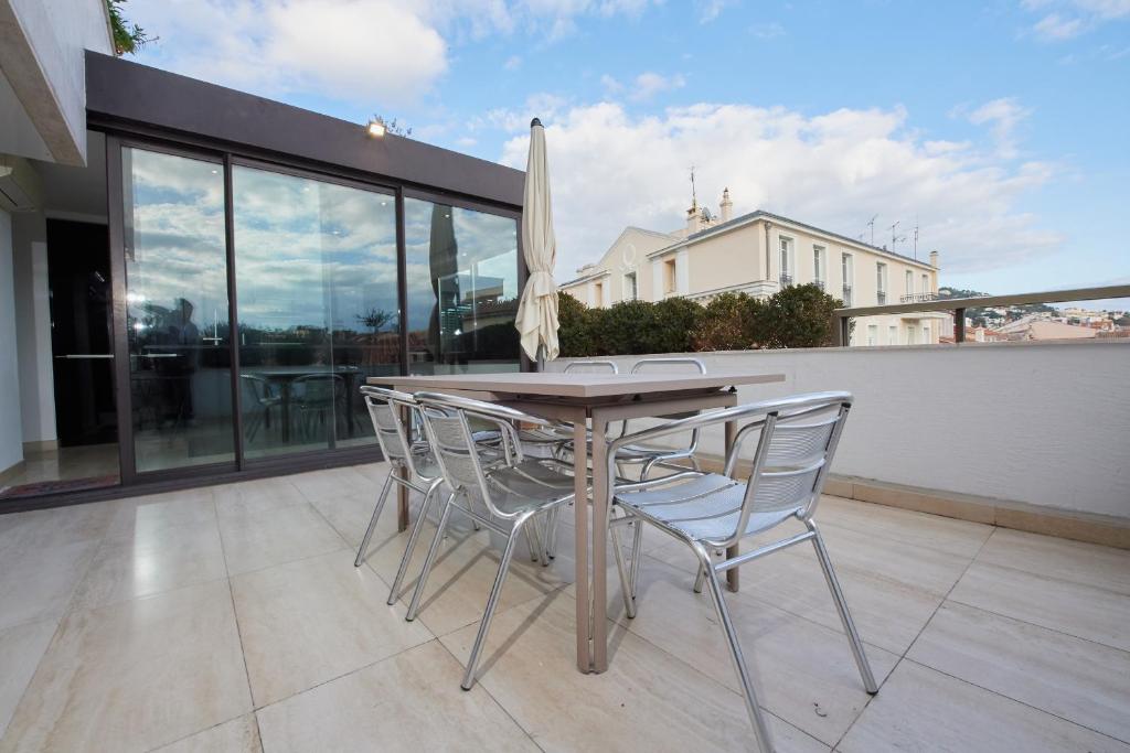 Appartement privé vue mer Cannes centre Gray d'Albion 64 ter Rue d'Antibes, 06400 Cannes