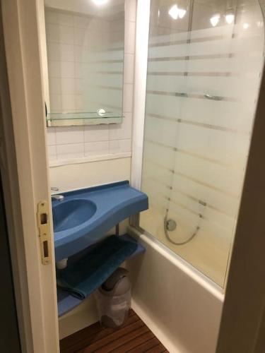 Appartement proche aéroport,Meet, parking gratuit
