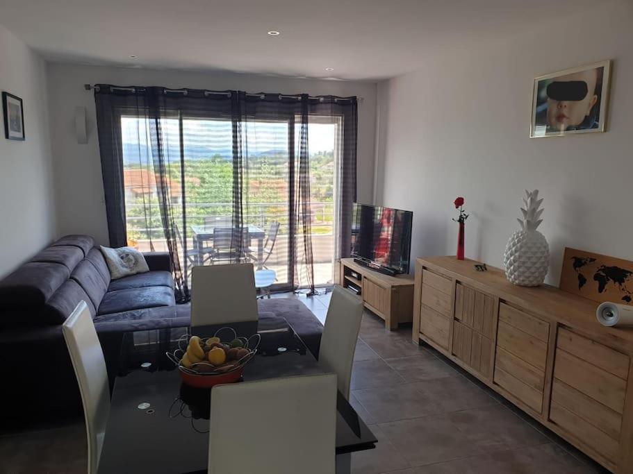 Appartement Appartement proche d'Ajaccio au calme (4 à 5 pers) 1er étage résidence l'oliveraie, lieu-dit A Felsaca 20167 Afa