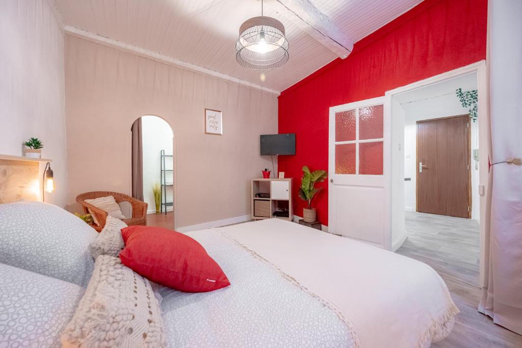 **APPARTEMENT PROCHE GARE ET MARCHE DE TOULON** 1 Rue Roche, 83000 Toulon
