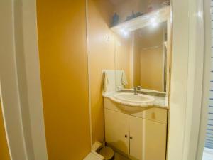 APPARTEMENT PROCHE MER AVEC PISCINE ET PARKING