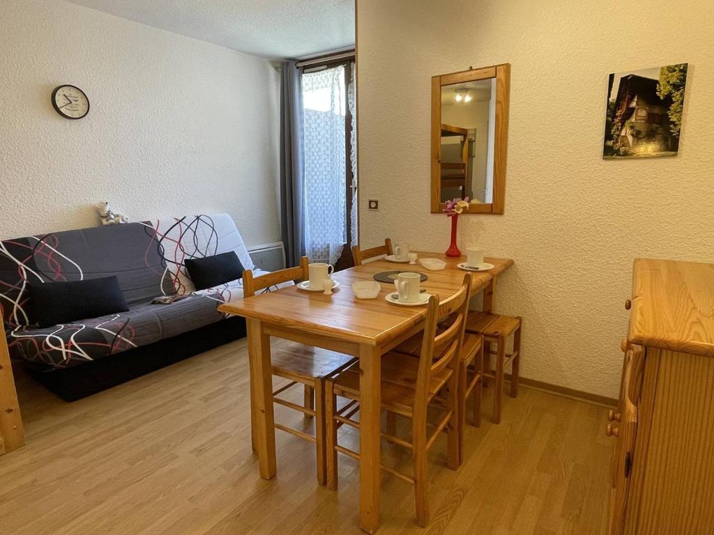Appartement Appartement Puy-Saint-Vincent, 1 pièce, 4 personnes - FR-1-330G-11 \ 05290 Puy-Saint-Vincent