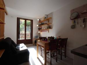 Appartement Appartement Puy-Saint-Vincent, 1 pièce, 4 personnes - FR-1-330G-45 \ 05290 Puy-Saint-Vincent Provence-Alpes-Côte d\'Azur