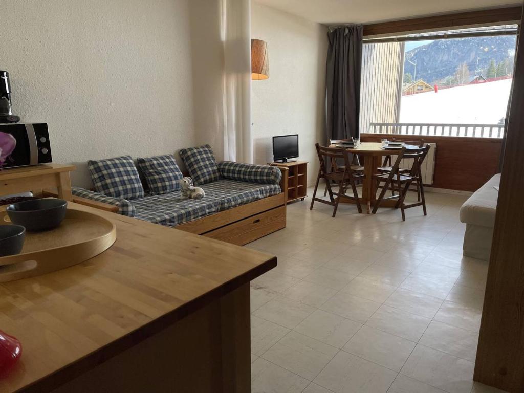 Appartement Puy Saint Vincent 1400, 1 pièce, 4 personnes - FR-1-330G-6 Les PrÃ©s - \, 05290 Puy-Saint-Vincent