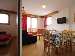 Appartement Appartement Puy-Saint-Vincent, 2 pièces, 6 personnes - FR-1-330G-76 APPARTEMENT N°25 BAT D 1ER ETAGE CLOS DES LEAUTHAUD 05290 Puy-Saint-Vincent Provence-Alpes-Côte d\'Azur