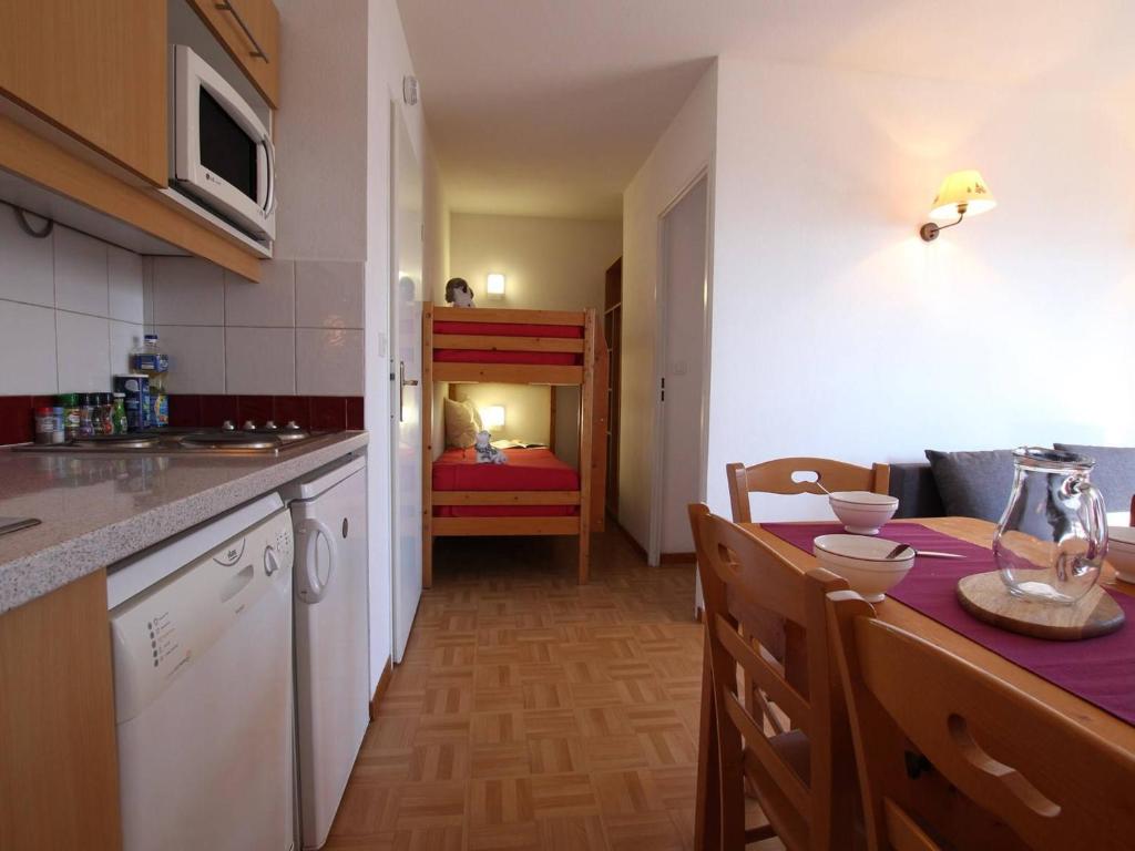 Appartement Appartement Puy-Saint-Vincent, 2 pièces, 6 personnes - FR-1-330G-96 Station 1800 -  - 05290 Puy-Saint-Vincent