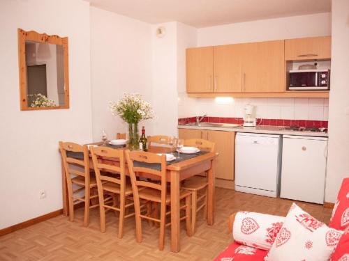 Appartement Puy-Saint-Vincent, 2 pièces, 6 personnes - FR-1-504-116