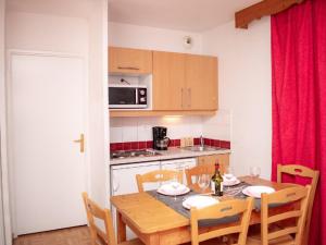 Appartement Appartement Puy-Saint-Vincent, 3 pièces, 6 personnes - FR-1-504-130 CLOT DES LEOTHAUDS STATION 1800 05290 Puy-Saint-Vincent Provence-Alpes-Côte d\'Azur