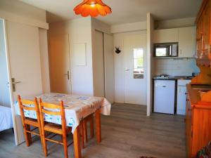 Appartement Appartement Quiberon, 2 pièces, 2 personnes - FR-1-478-166 39 Rue du Bois d'Amour 56170 Quiberon Bretagne