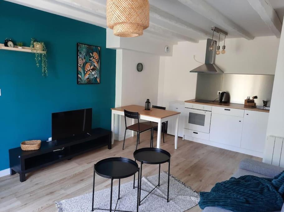 Appartement RDC-Loire à vélo-Proche Saumur 7 Place de la Mairie, 49730 Parnay