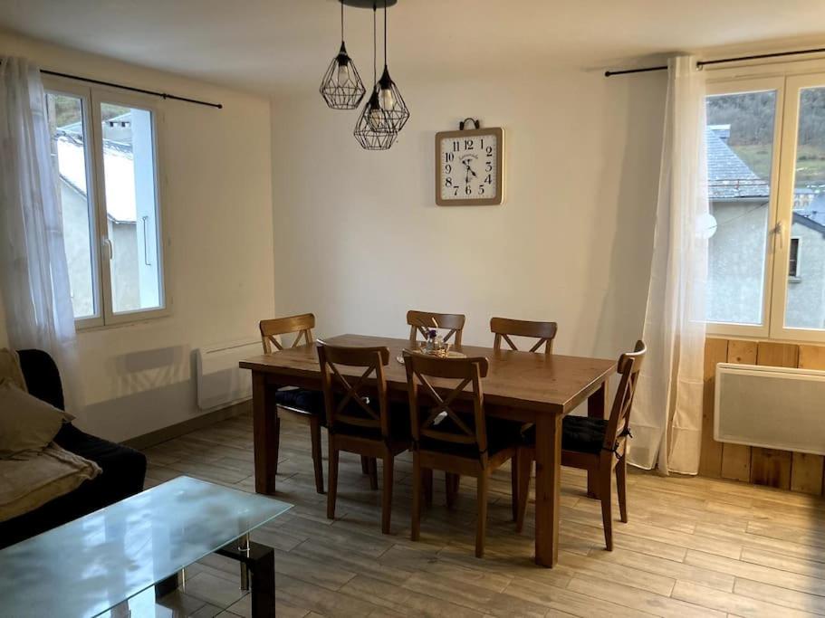 Appartement Rebouc https://goo.gl/maps/RBa2dzEb59aX6B4g7 4001 route de la vallée, 65250 Hèches