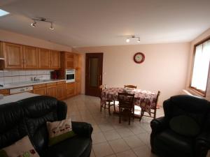 Appartement Relanges, 3 pièces, 4 personnes - FR-1-589-207