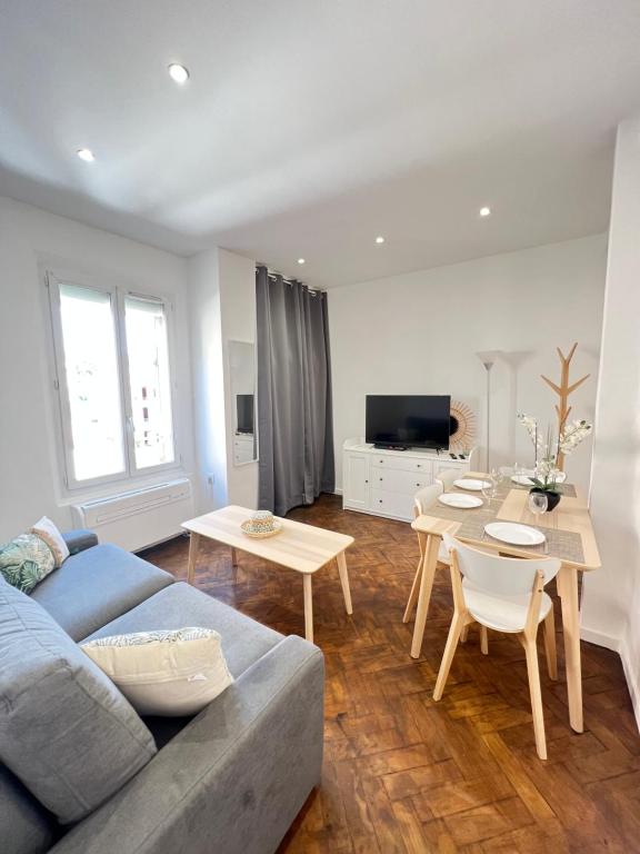 Appartement rénové 2 pièces Centre ville Cannes proche croisette palais festival plage - internet gratuit - climatisation - non fumeur 15 Boulevard Montfleury, 06400 Cannes