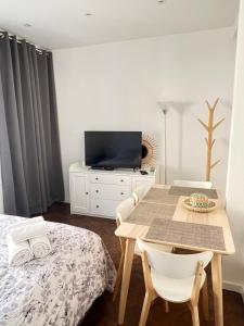 Appartement rénové 2 pièces Centre ville Cannes proche croisette palais festival plage - internet gratuit - climatisation - non fumeur