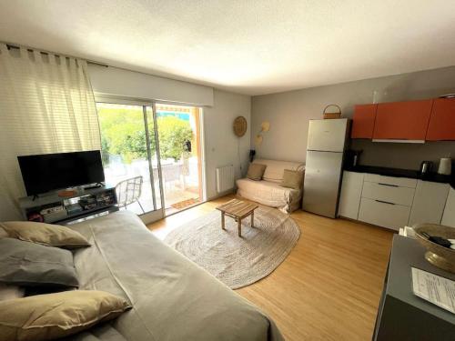 Appartement rénové à Cavalière avec terrasse