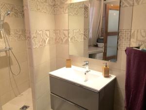 Appartement rénové aux portes de St tropez