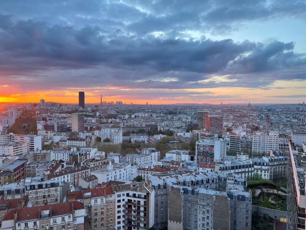 Appartement rénové avec vue imprenable sur Paris 10 Rue Vandrezanne, 75013 Paris