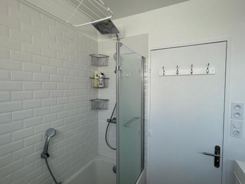 Appartement rénové avec vue imprenable sur Paris