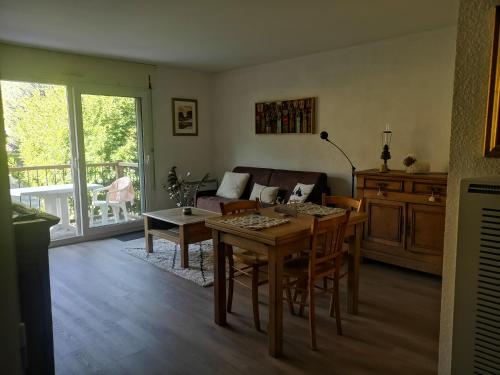 Appartement rénové proche de Luz Saint Sauveur 1chambre et 1 coin cabine