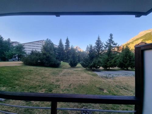 APPARTEMENT RÉNOVE, RÉSIDENCE COTE BRUNE, CENTRE STATION, PIED DES PISTES, 30m² 4/5 pers