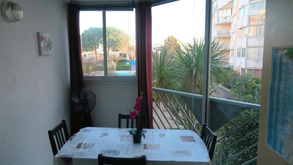 Appartement residence avec piscine a deux pas des plages Pierre Brosselette, B, 81, 30240 Le Grau-du-Roi