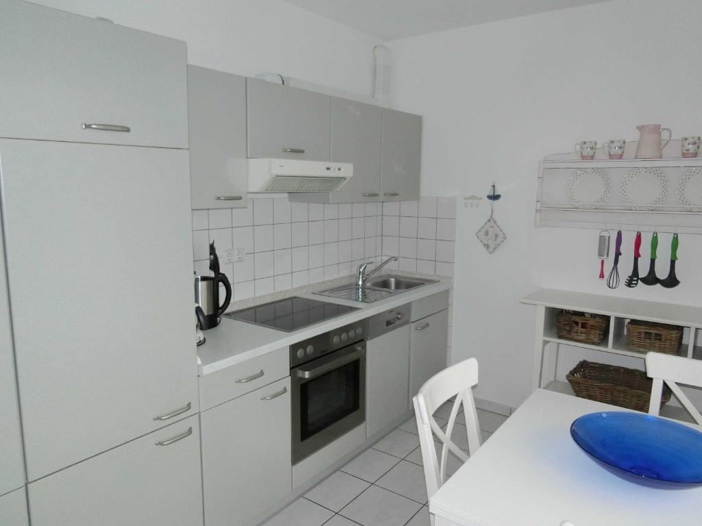 Appartement Appartement Residenz Bellevue Usedom 52 DSL WLAN kostenlos Heimweg 13 Whg. 52 17454 Zinnowitz