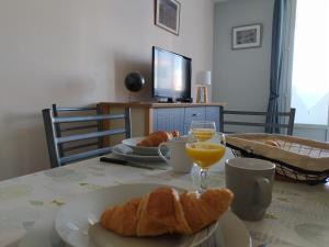 Appartement restauré à 50 m de la plage