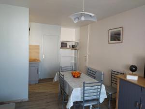 Appartement restauré à 50 m de la plage