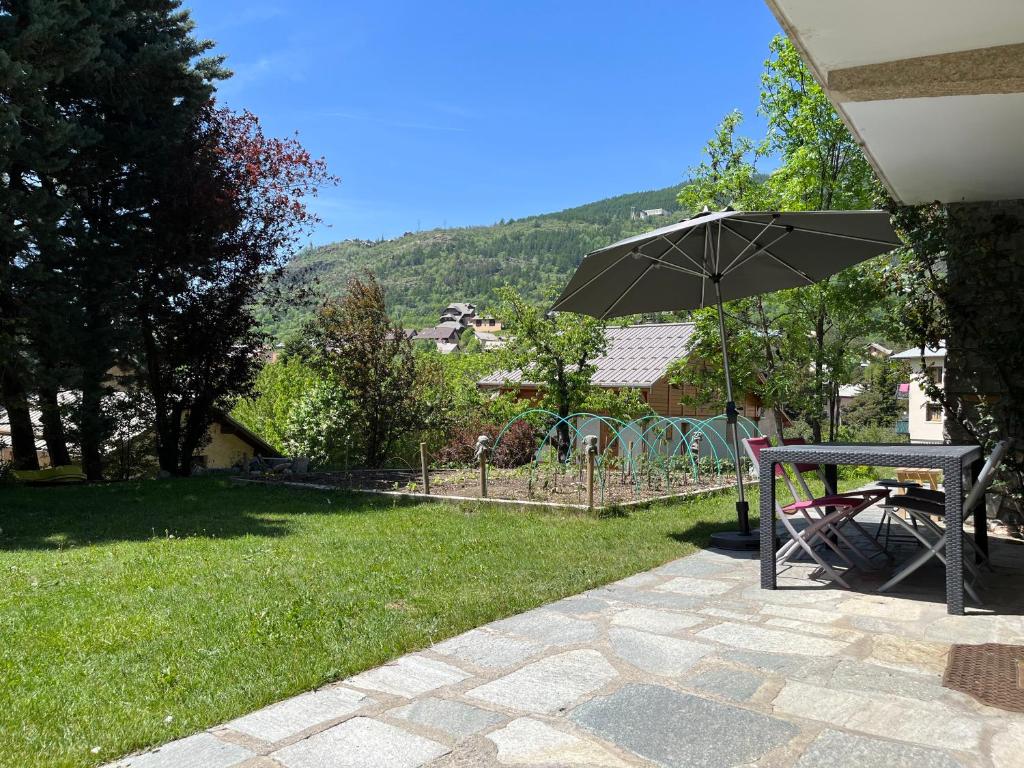 Appartement rez de jardin, 2 chambres/ 4 personnes, garage. 32 D Chemin de la Tour, 05100 Briançon