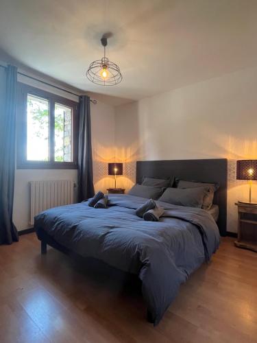 Appartement rez de jardin, 2 chambres/ 4 personnes, garage.