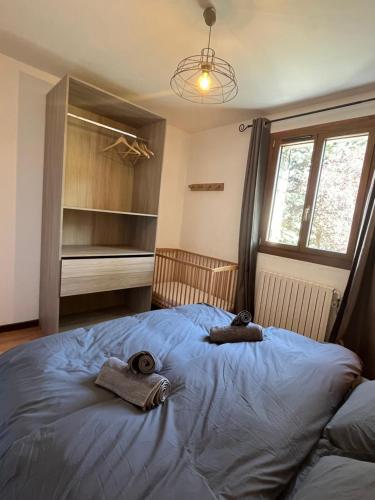 Appartement rez de jardin, 2 chambres/ 4 personnes, garage.