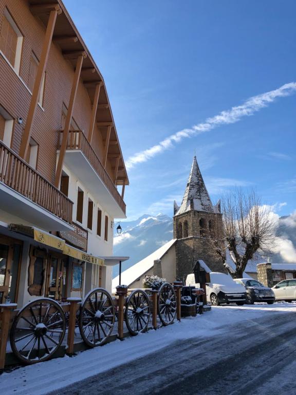 Appartement rez de jardin montée de l'alpe d'Huez Appartement B résidence les gorges de Sarenne, 38520 La Garde