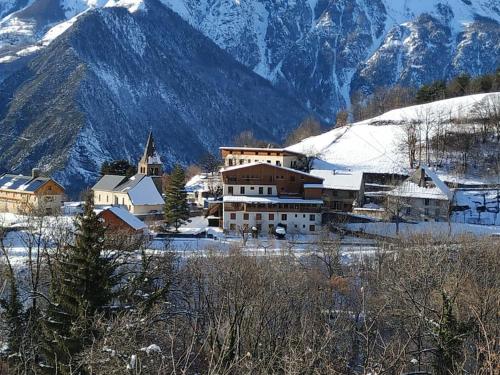 Appartement rez de jardin montée de l'alpe d'Huez