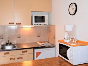 Appartement Risoul, 1 pièce, 4 personnes - FR-1-330-123