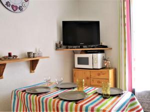 Appartement Risoul, 1 pièce, 4 personnes - FR-1-330-126
