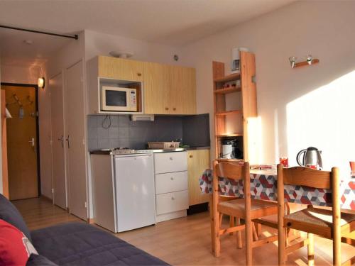 Appartement Risoul, 1 pièce, 4 personnes - FR-1-330-175