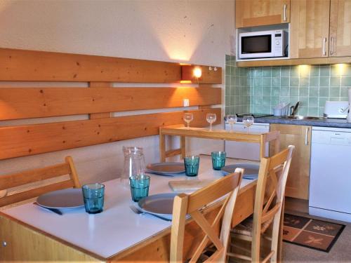 Appartement Risoul, 1 pièce, 4 personnes - FR-1-330-221