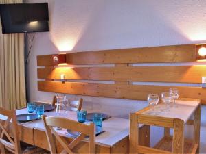 Appartement Risoul, 1 pièce, 4 personnes - FR-1-330-221